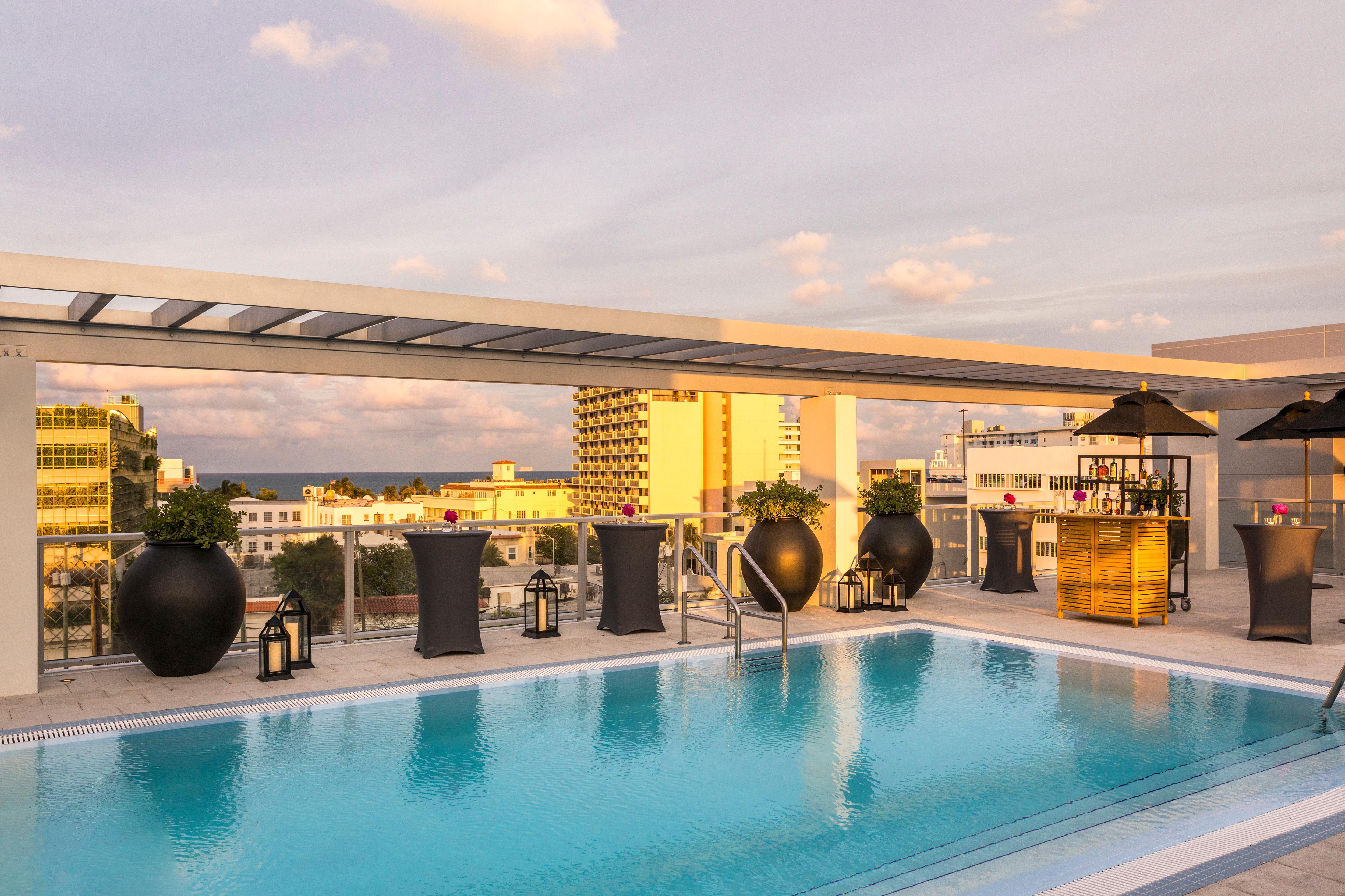 Kimpton Angler'S Hotel South Beach By Ihg Miami Beach Bagian luar foto Rooftop pool at the Hilton San Juan