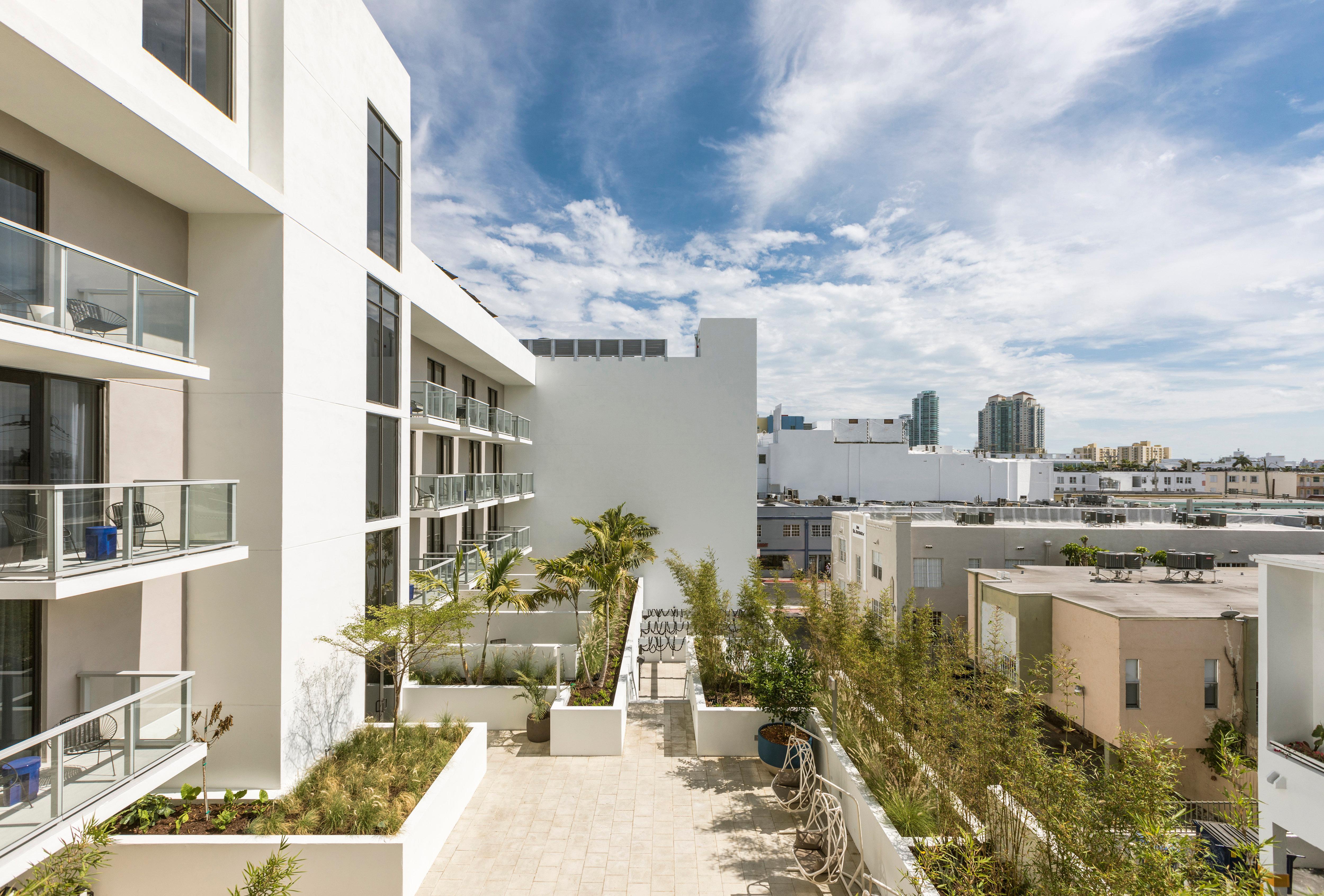 Kimpton Angler'S Hotel South Beach By Ihg Miami Beach Bagian luar foto View from the rooftop